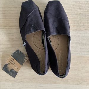 Tom Womens Shoe - black Size 7.5 NWT